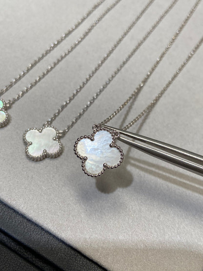 [Ornora Jewelry]CLOVER MEDIUM SILVER WHITE MOP NECKLACE