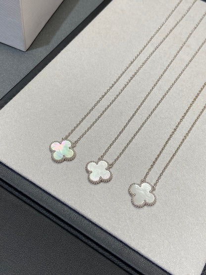 [Ornora Jewelry]CLOVER MEDIUM SILVER WHITE MOP NECKLACE