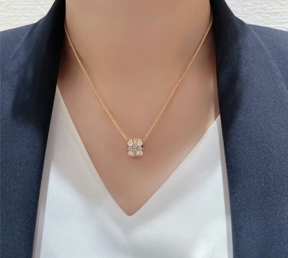 [Ornora Jewelry]BEE LOVE DIAMOND PAVED 3 ROW NECKLACE