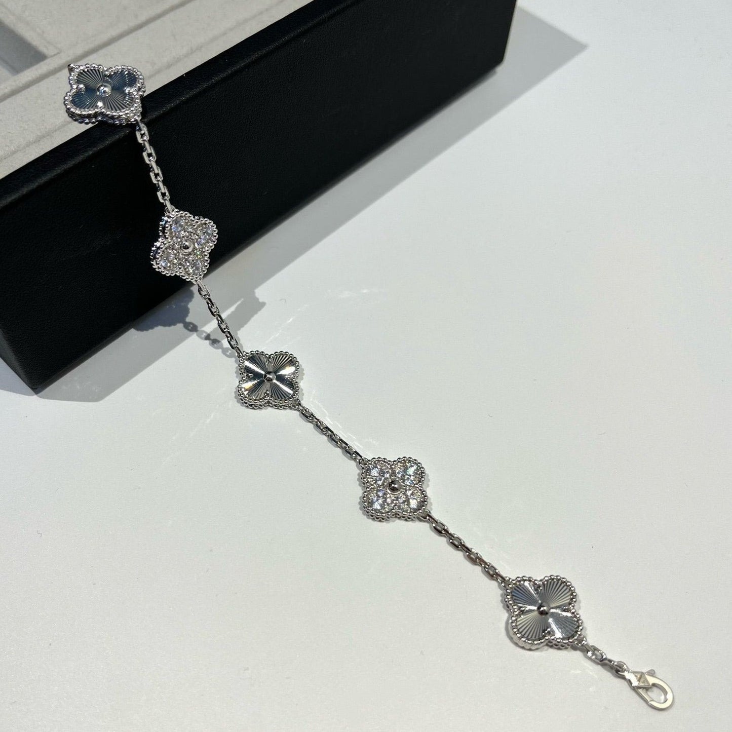 [Ornora Jewelry] CLOVER 5 MOTIF LASER BRACELET COLLECTION
