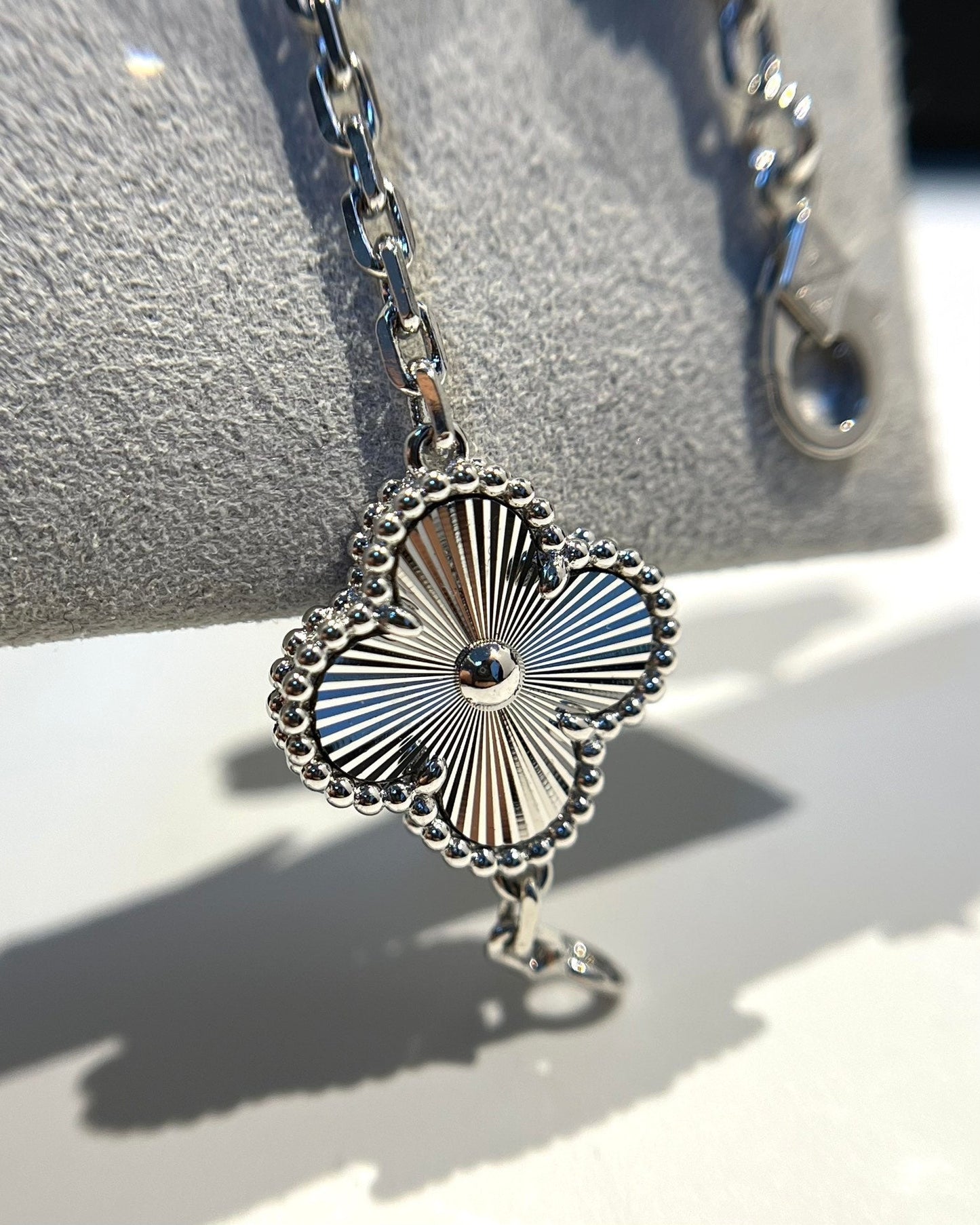 [Ornora Jewelry] CLOVER 5 MOTIF LASER BRACELET COLLECTION