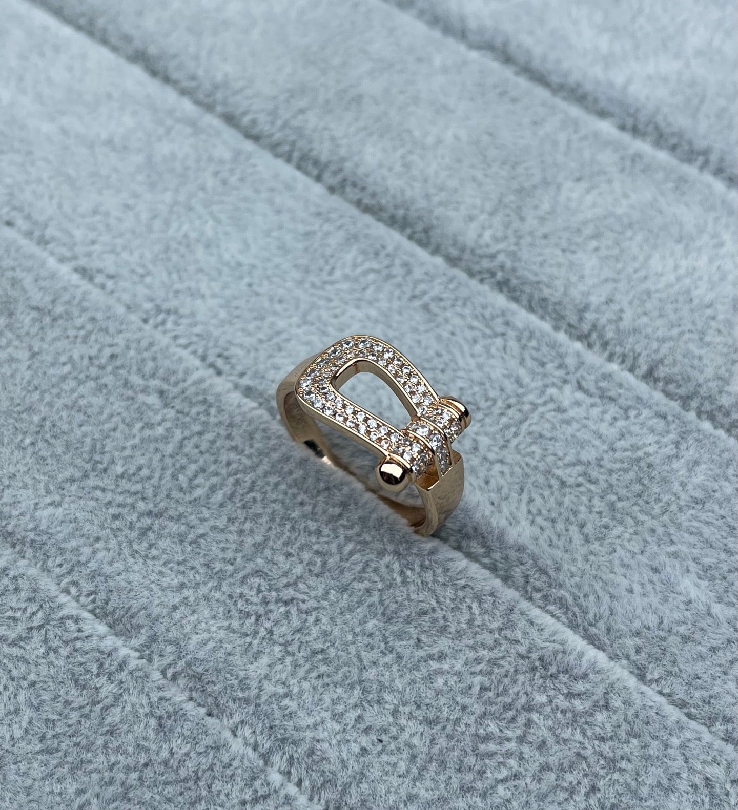 [Ornora Jewelry]Wide Hoof-Shaped Diamond-Studded Ring