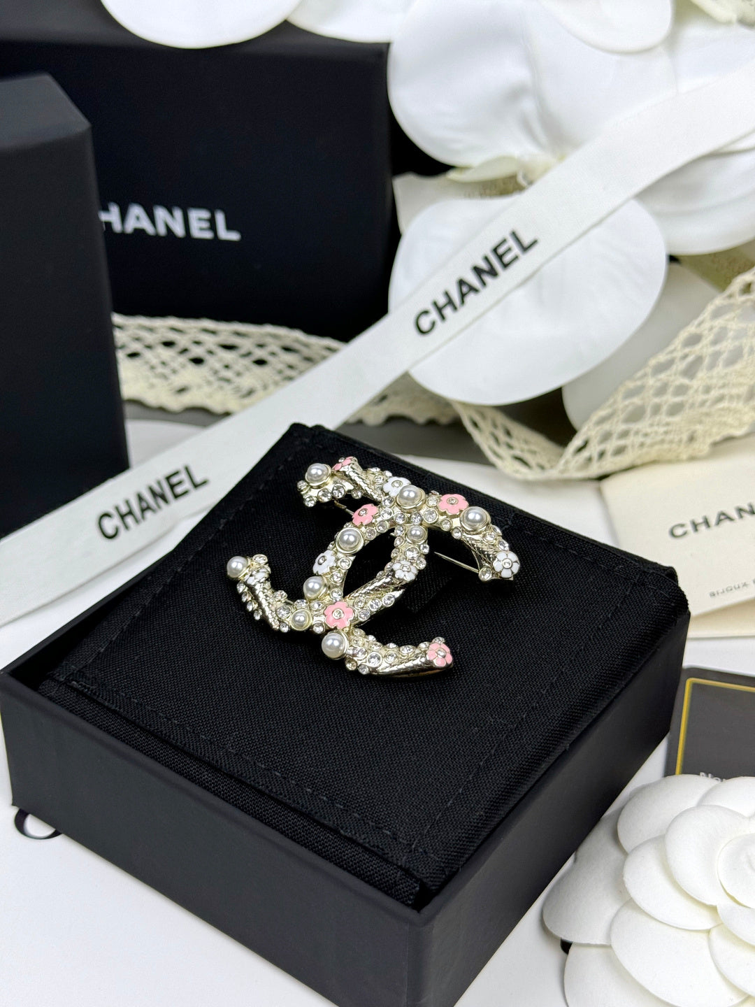 [Ornora Jewelry]26C Pink-White Enamel Ice Cream Cone Double C Brooch