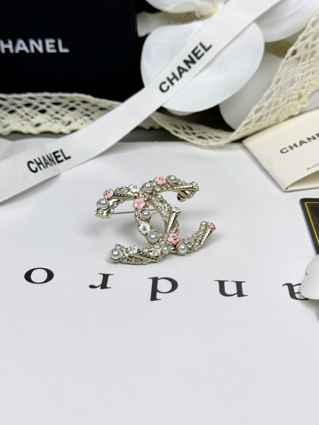 [Ornora Jewelry]26C Pink-White Enamel Ice Cream Cone Double C Brooch