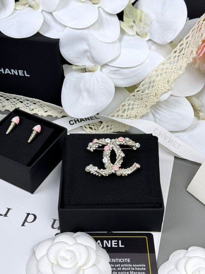 [Ornora Jewelry]26C Pink-White Enamel Ice Cream Cone Double C Brooch