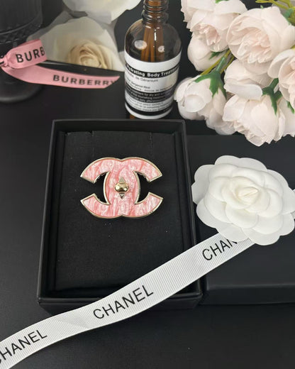[Ornora Jewelry]Pink Resin Classic Brooch 5cm