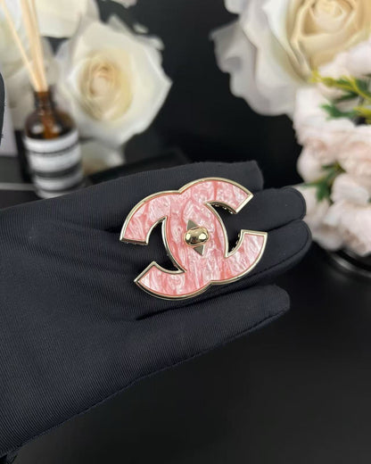 [Ornora Jewelry]Pink Resin Classic Brooch 5cm
