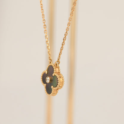 [Ornora Jewelry]CLOVER 15MM DIAMOND AND MOTHER-OF-GREY NECKLACE