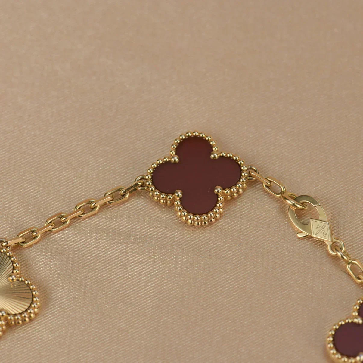 [Ornora Jewelry] CLOVER 5 MOTIF RED CORNELIAN BRACELET COLLECTION
