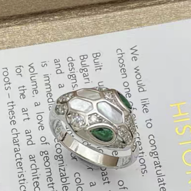 [Ornora Jewelry]BRAND NEW ASSORTED SNAKE HEAD MOTHER OF PEARL RINGS