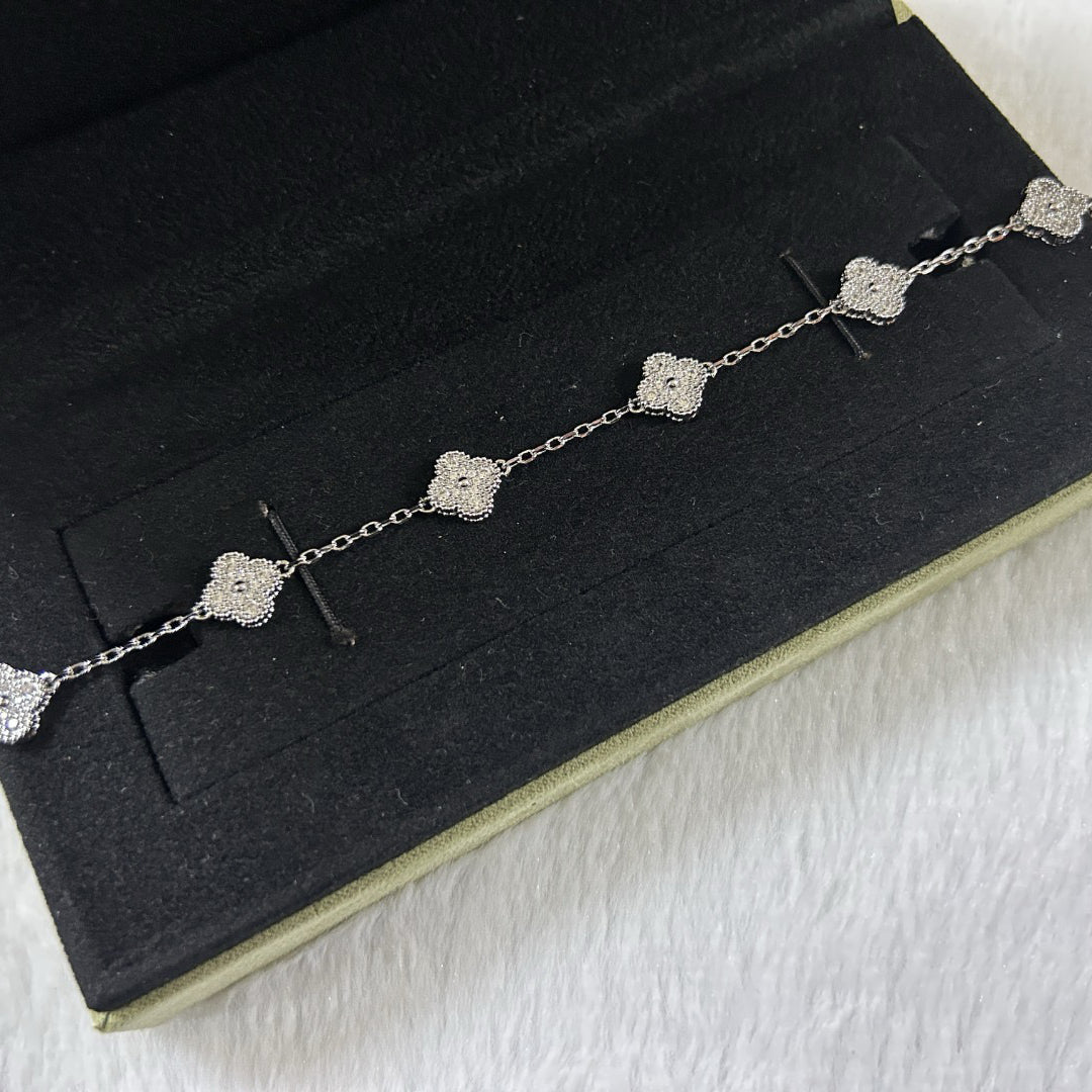 [Ornora Jewelry]CLOVER 6 MOTIF DIAMOND BRACELET