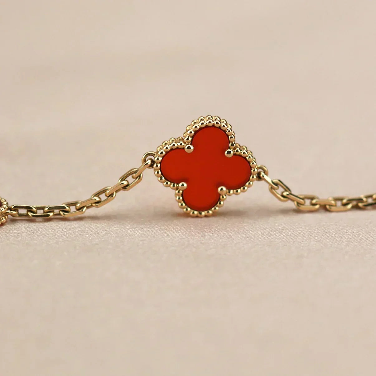 [Ornora Jewelry] CLOVER 5 MOTIF RED CORNELIAN BRACELET COLLECTION