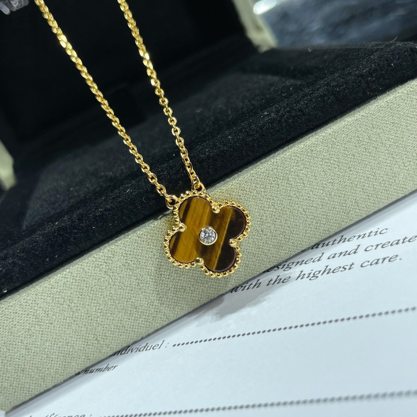 [Ornora Jewelry]CLOVER 15MM DIAMOND AND YELLOW TIGER'S EYE AGATE necklace