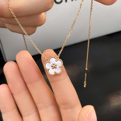 [Ornora Jewelry]LUCKY  WHITE MOP  PLUM BLOSSOM NECKLACE