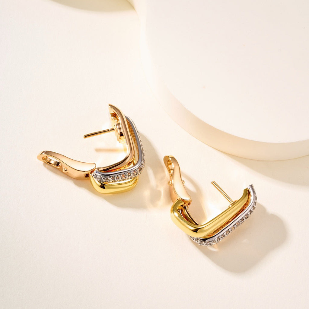 [Ornora Jewelry]TRINITY HALF DIAMOND  CUSHION EARRINGS
