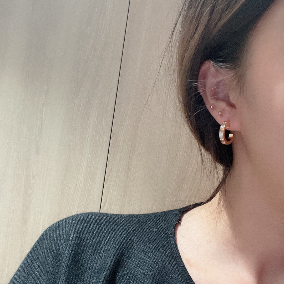 [Ornora Jewelry]LOVE 5.5MM DIAMOND PAVED EARRINGS