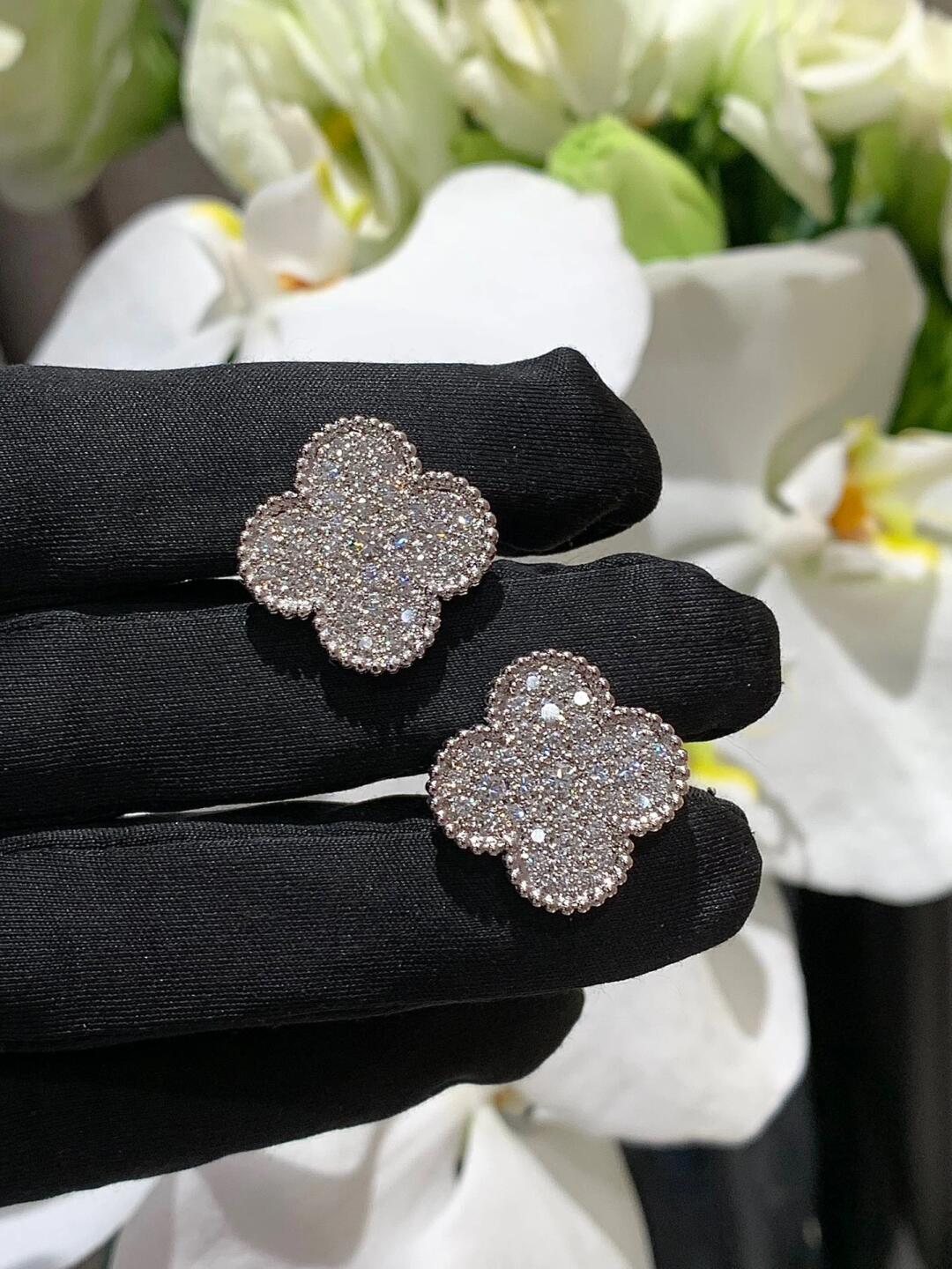[Ornora Jewelry]CLOVER 20MM MOTIFS DIAMOND STUD EARRINGS SILVER