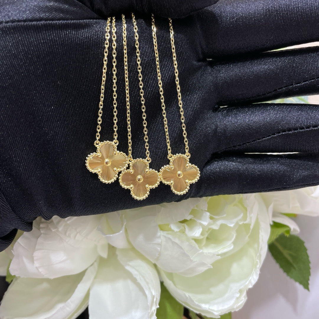[Ornora Jewelry]CLOVER 15MM LASER NECKLACE