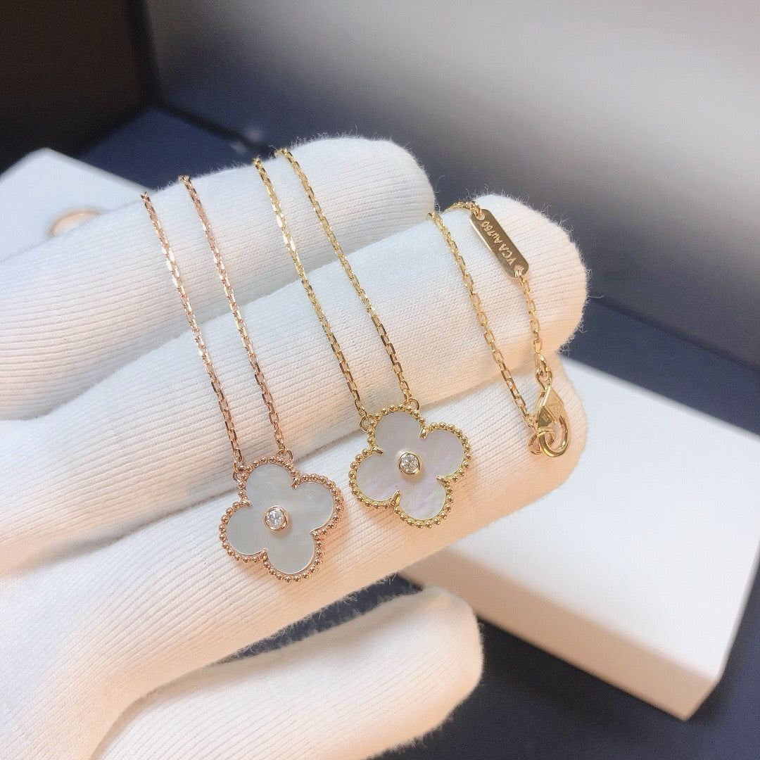 [Ornora Jewelry]CLOVER 15MM DIAMOND WHITE FRITILLARIA NECKLACE