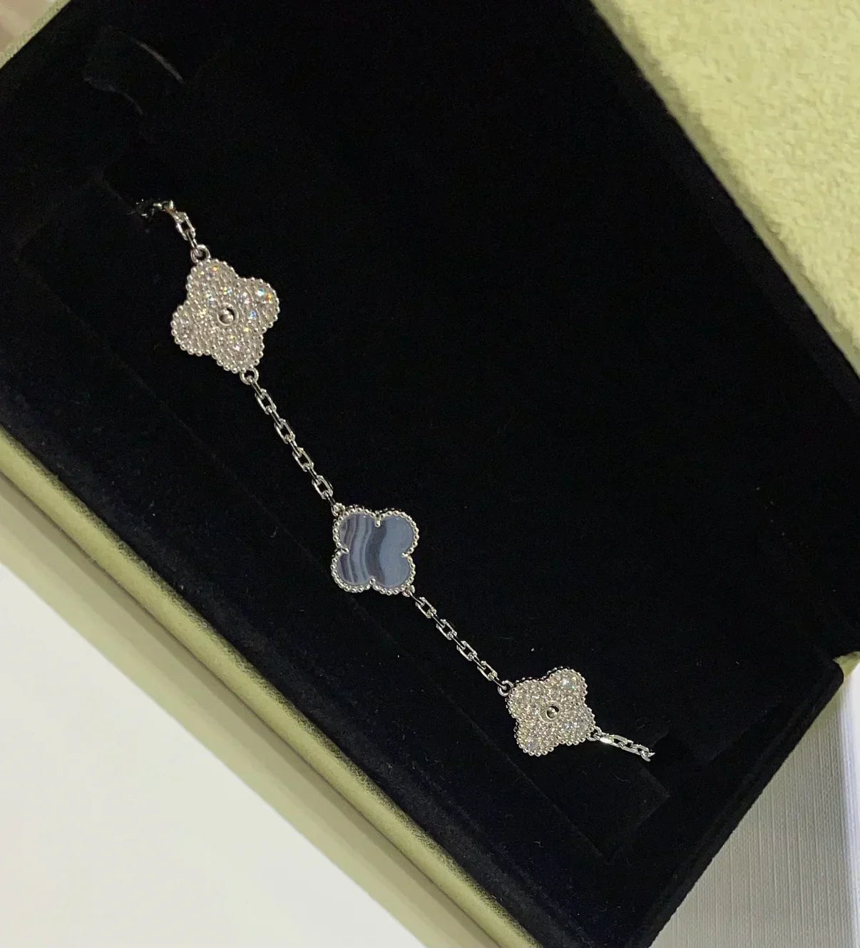 [Ornora Jewelry] CLOVER 5 MOTIF PURPLE CHALCEDONY BRACELET COLLECTION
