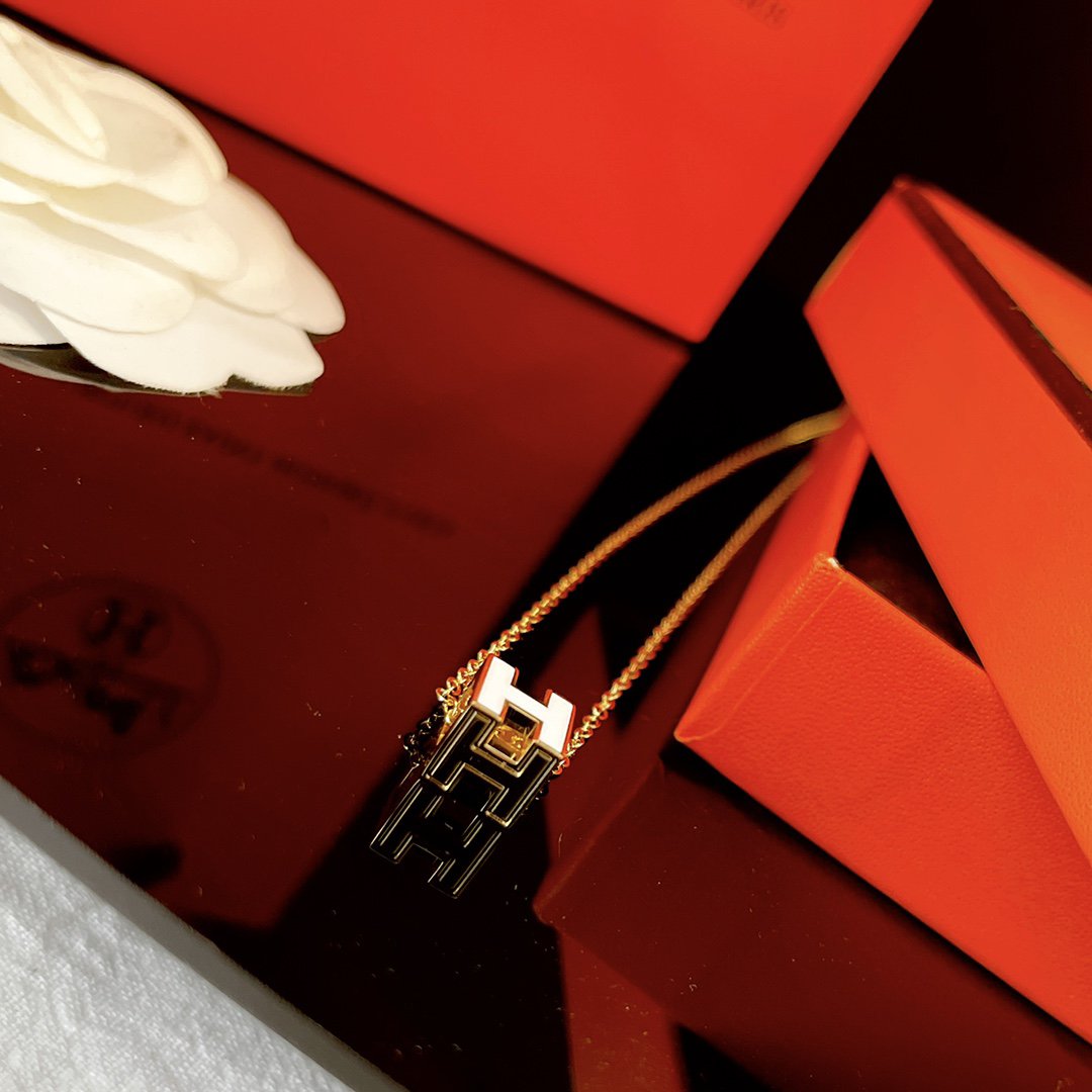 [Ornora Jewelry]H WHITE SQUARE GOLD NECKLACE