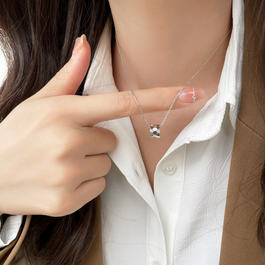 [Ornora Jewelry]BEE MINI PEDANT DIAMOND NECKLACE