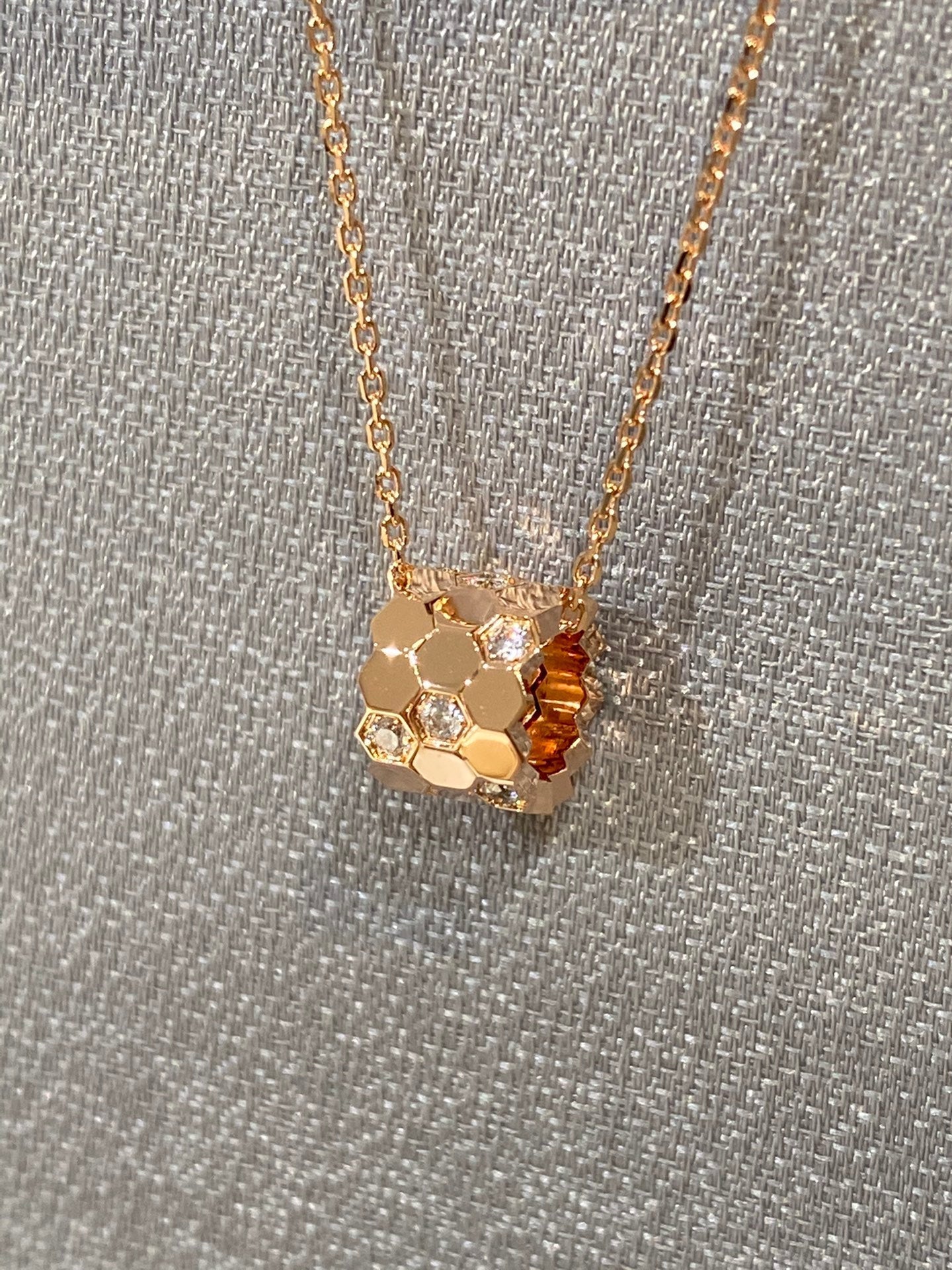 [Ornora Jewelry]BEE LOVE DIAMOND NECKLACE