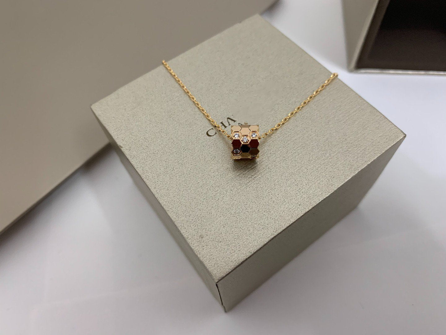 [Ornora Jewelry]BEE LOVE DIAMOND NECKLACE