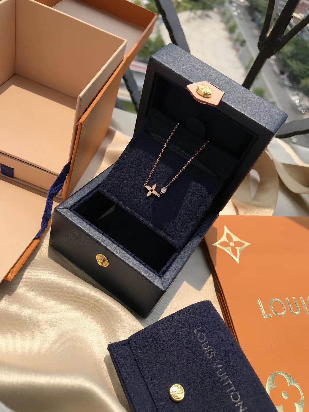 [Ornora Jewelry]BLOSSOM PENDANT PINK GOLD AND DIAMOND