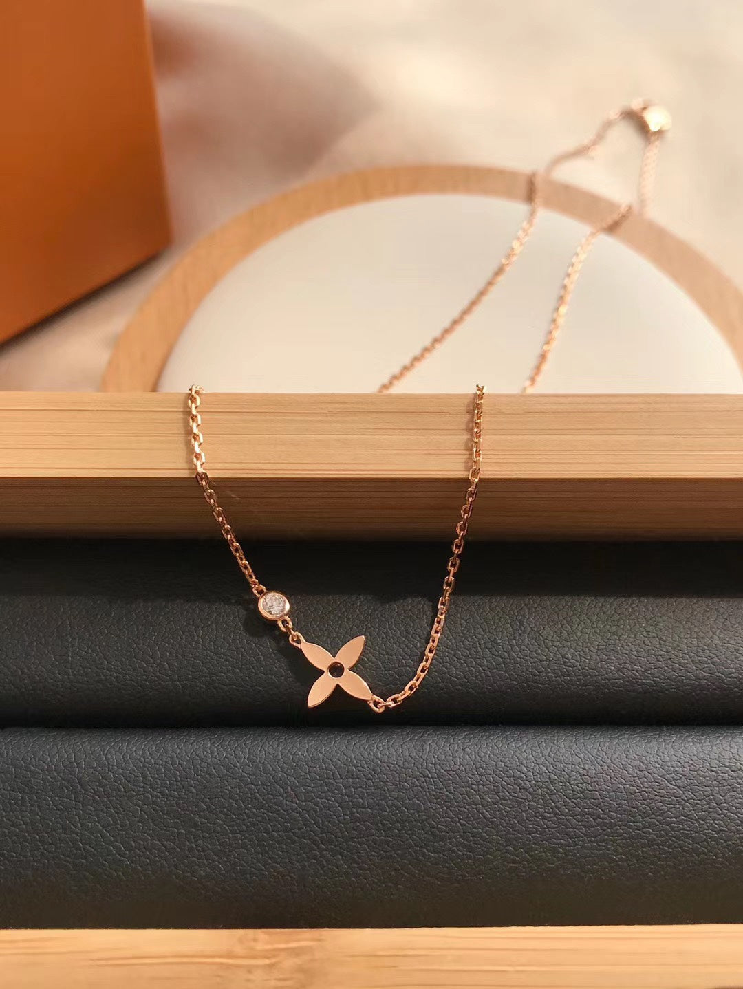[Ornora Jewelry]BLOSSOM PENDANT PINK GOLD AND DIAMOND