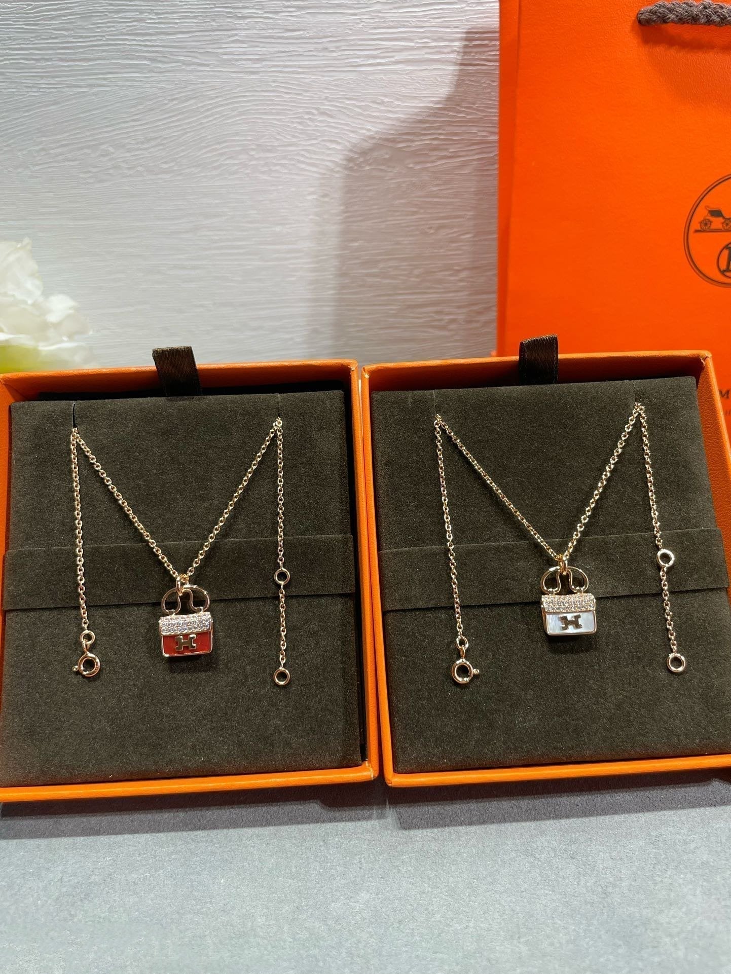 [Ornora Jewelry]H CIRCE MOISSANITE PENDANT NECKLACE GOLD