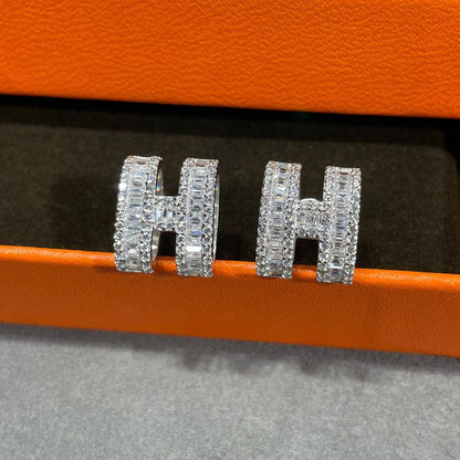 [Ornora Jewelry]H STUD EARRINGS WITH SILVER DIAMONDS