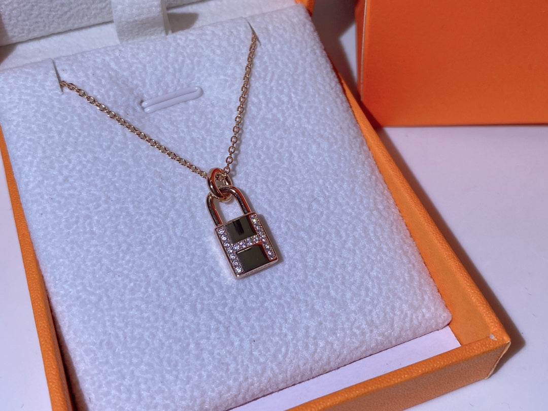 [Ornora Jewelry]HM ADVANCED NICHE LOCK HEAD NECKLACE DIAMONDS