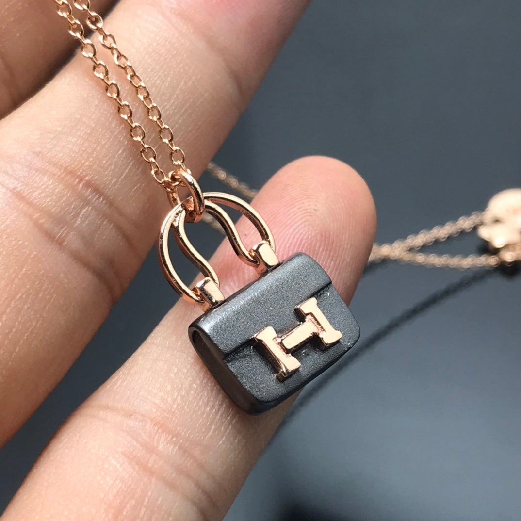 [Ornora Jewelry]WOMEN'S HM AMULETTES CONSTANCE PENDANT NECKLACE