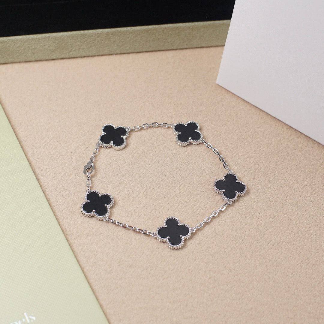 [Ornora Jewelry] CLOVER 5 MOTIF ONYXS BRACELET COLLECTION