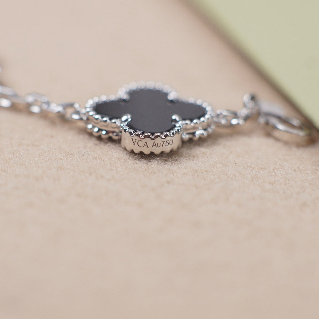 [Ornora Jewelry] CLOVER 5 MOTIF ONYXS BRACELET COLLECTION