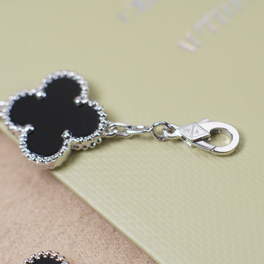 [Ornora Jewelry] CLOVER 5 MOTIF ONYXS BRACELET COLLECTION