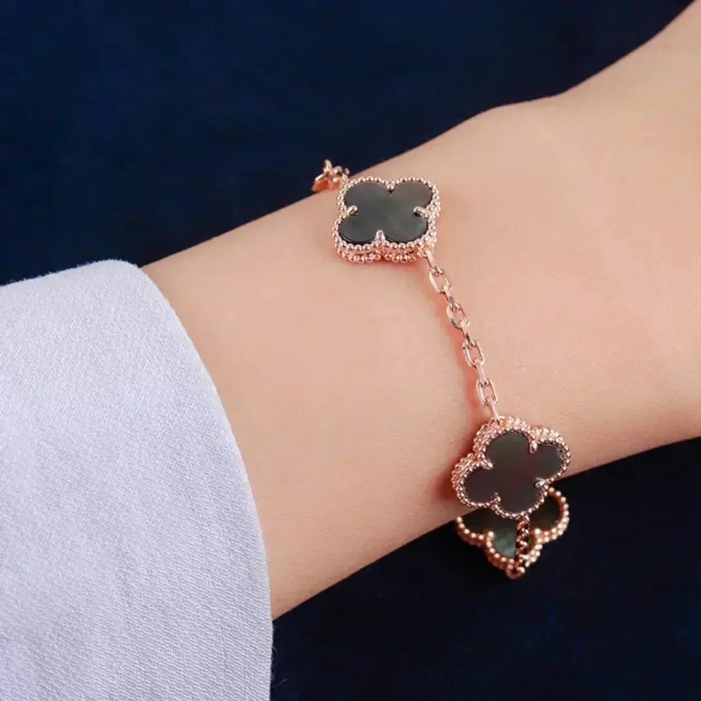 [Ornora Jewelry] CLOVER 5 MOTIF GRAY MOP BRACELET COLLECTION