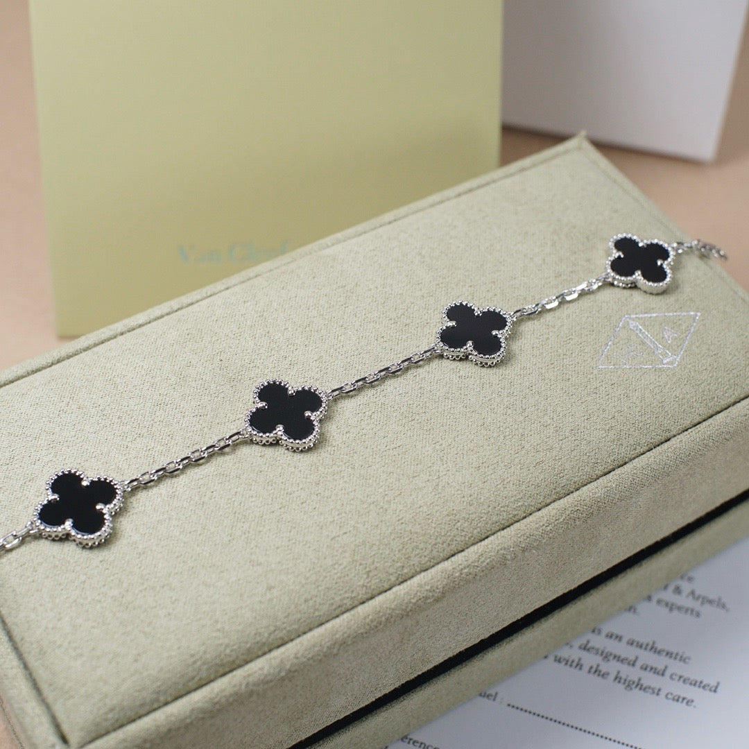 [Ornora Jewelry] CLOVER 5 MOTIF ONYXS BRACELET COLLECTION