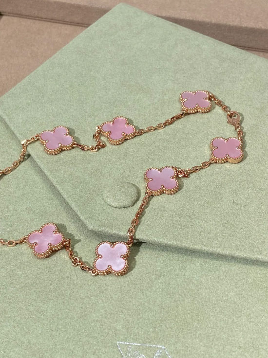 [Ornora Jewelry Jewellery] Pink Necklace with Ten Clover Designs