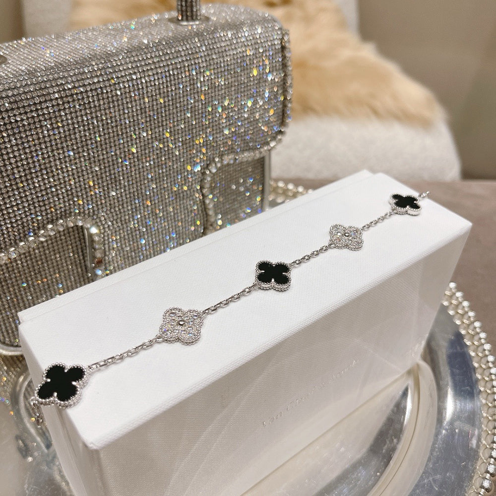 [Ornora Jewelry] CLOVER 5 MOTIF ONYXS BRACELET COLLECTION