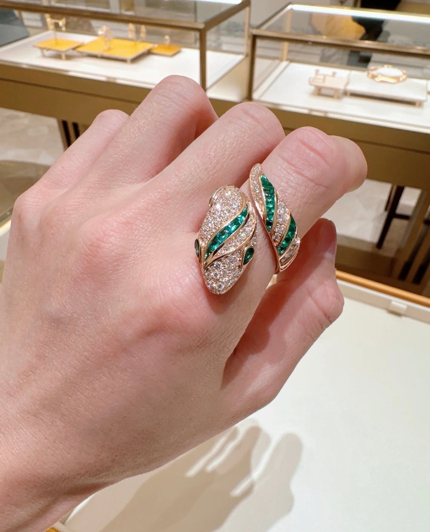 [Ornora Jewelry]BRAND NEW LUXURY GREEN SNAKE RING