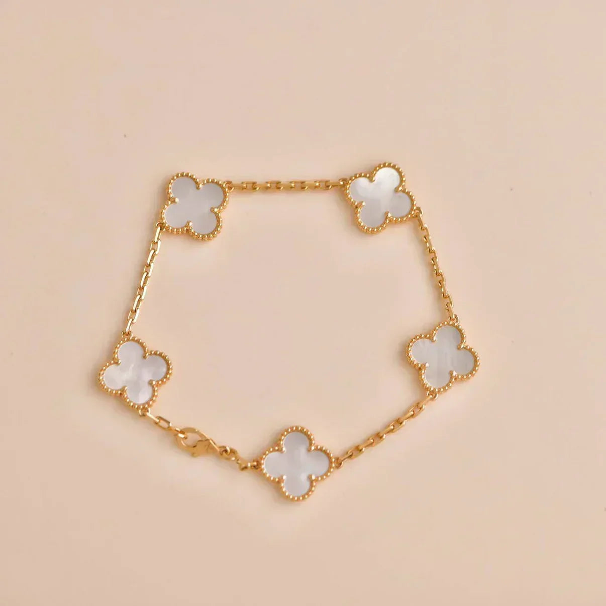 [Ornora Jewelry]CLOVER WHITE PEARL MOP 5 MOTIF BRACELET COLLECTION