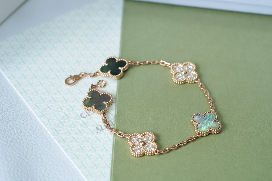 [Ornora Jewelry] CLOVER 5 MOTIF GRAY MOP BRACELET COLLECTION