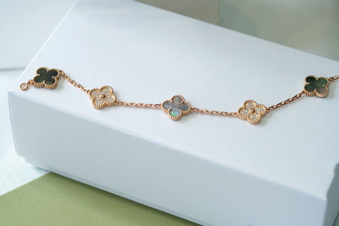 [Ornora Jewelry] CLOVER 5 MOTIF GRAY MOP BRACELET COLLECTION