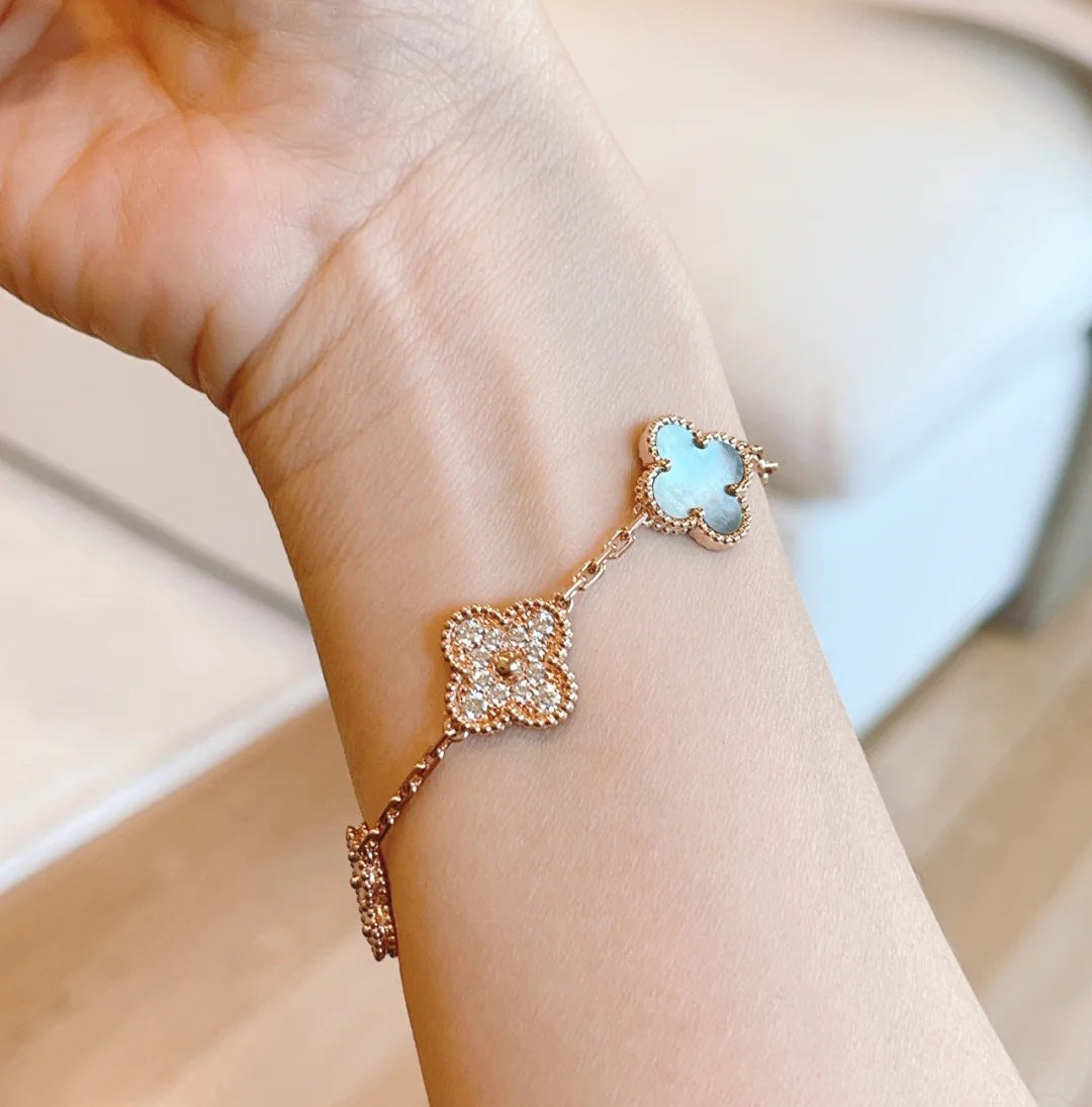 [Ornora Jewelry] CLOVER 5 MOTIF GRAY MOP BRACELET COLLECTION