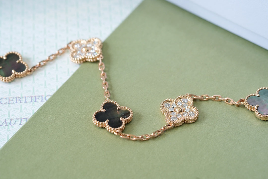 [Ornora Jewelry] CLOVER 5 MOTIF GRAY MOP BRACELET COLLECTION