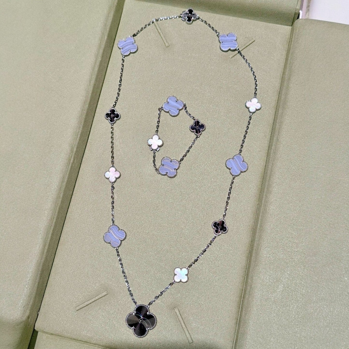 [Ornora Jewelry]DETACHABLE CLOVER 15(11+4) FLOWER SILVER NECKLACE SET