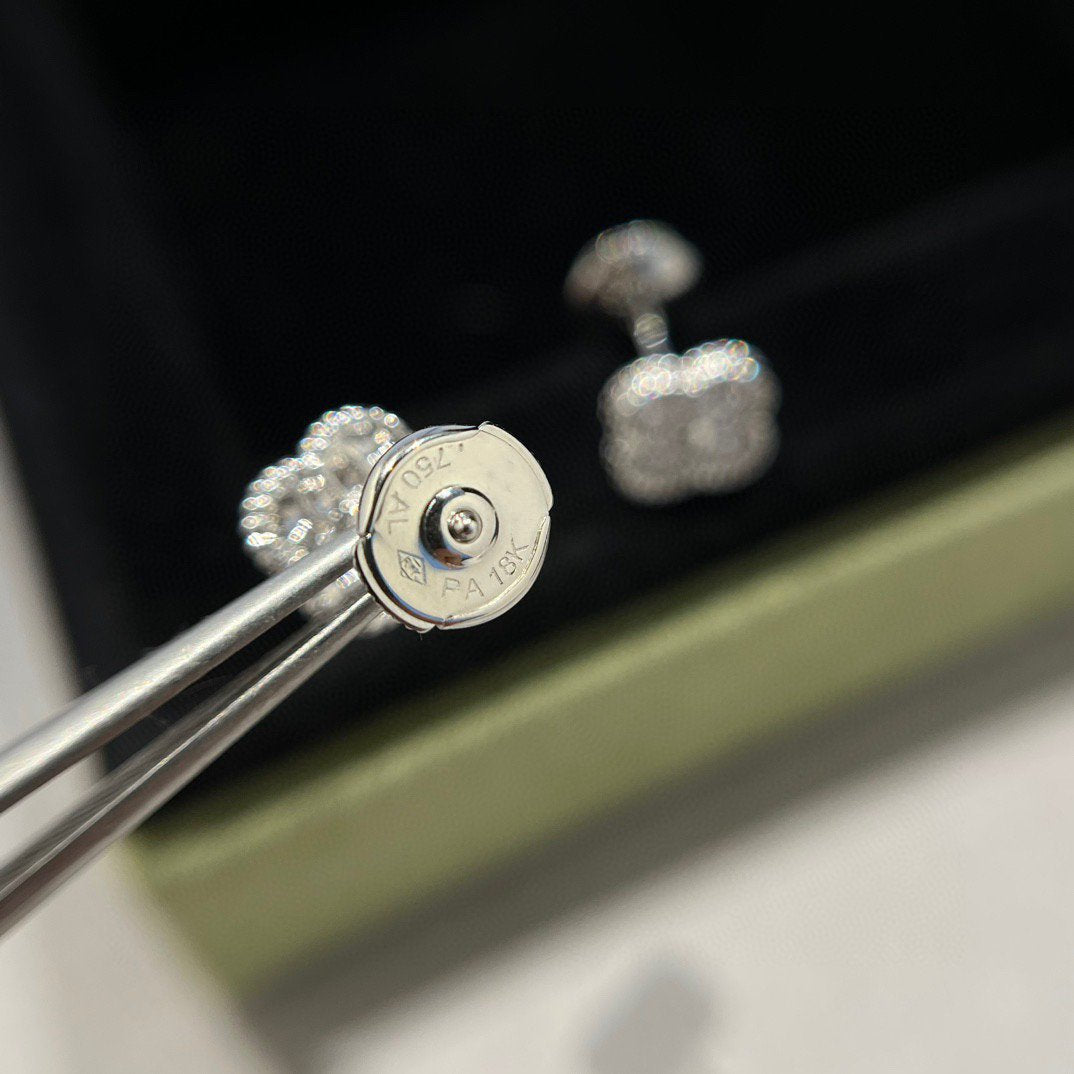 [Ornora Jewelry]CLOVER MINI DIAMOND STUD EARRINGS
