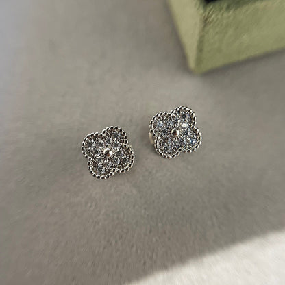 [Ornora Jewelry]CLOVER MINI DIAMOND STUD EARRINGS